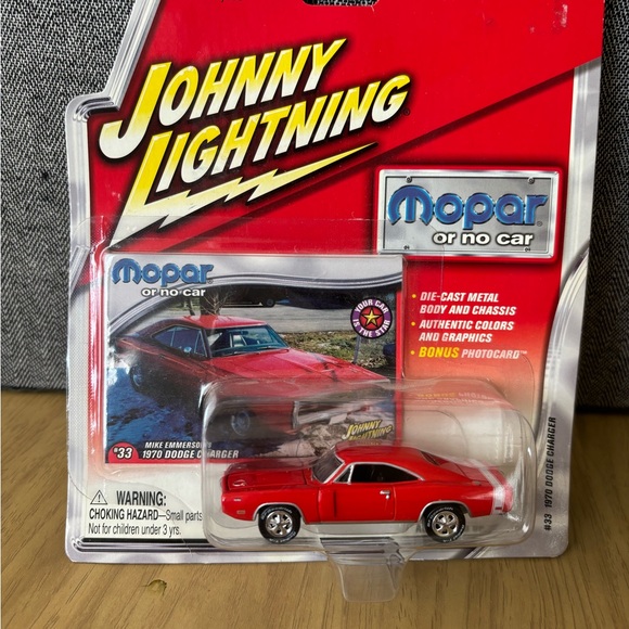Johnny Lightning 1970 Dodge Charger White Lightning Mopar - Picture 1 of 2